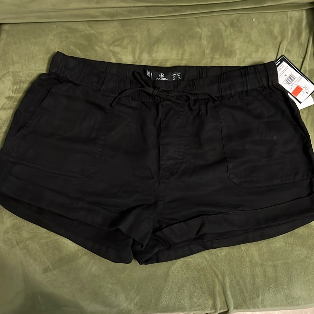 Volcom black shorts